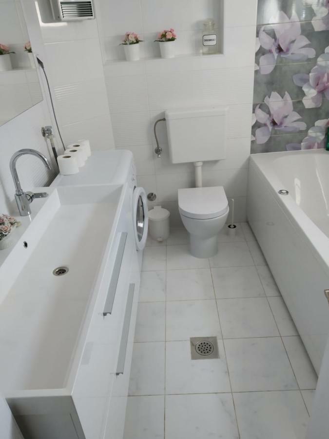 Apartment Emma Малий Лошинь Екстер'єр фото